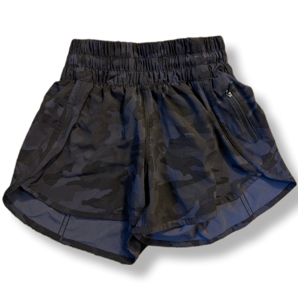 lululemon athletica Pants - Lululemon Camo Short Short with Zipped Pocket and Lining